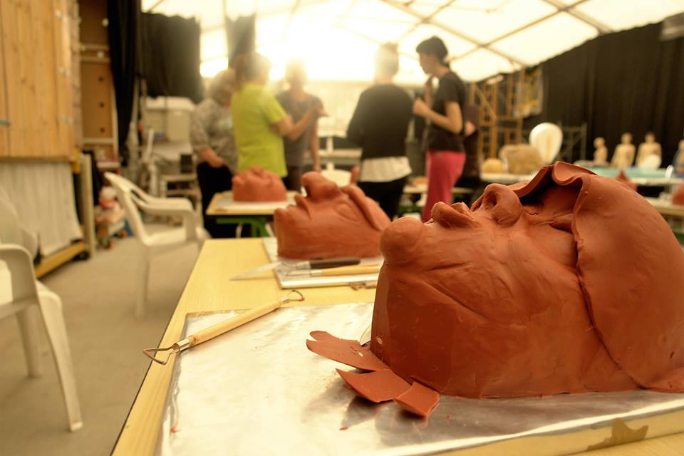 Workshop Máscaras em Papel no âmbito do espectáculo KAIROS / Fotografia de Helena Oliveira
